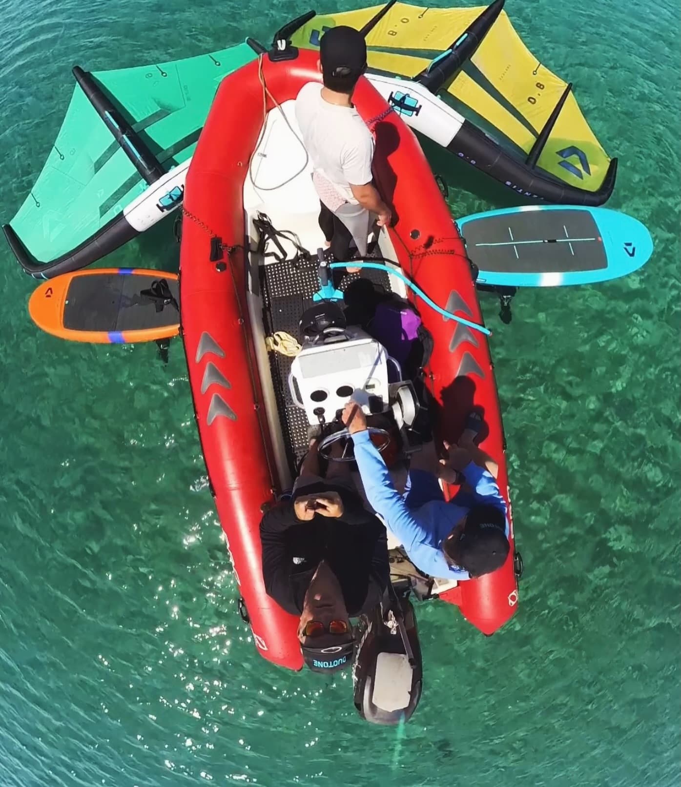 Kitesurf dans le golfe de Fos, près de Fos-sur-Mer
